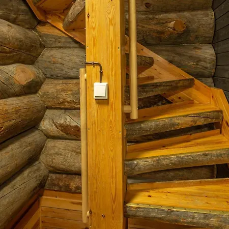 Kuukkeli Pikku-hirvas Ja Porotokka * ساريسيلكا