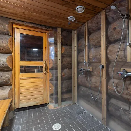 Kuukkeli Pikku-hirvas Ja Porotokka بيت للعطل *