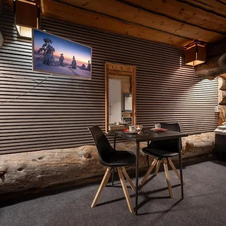 Kuukkeli Pikku-hirvas Ja Porotokka بيت للعطل *