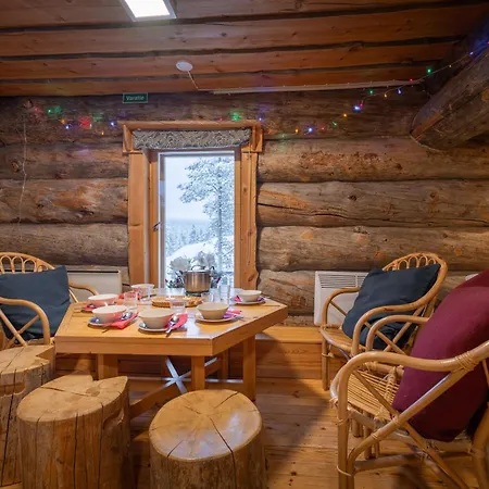 Kuukkeli Pikku-hirvas Ja Porotokka بيت للعطل ساريسيلكا