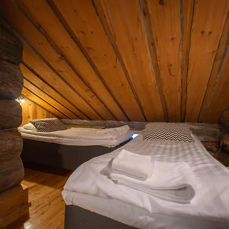 Kuukkeli Pikku-hirvas Ja Porotokka