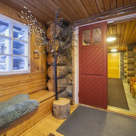 Kuukkeli Pikku-hirvas Ja Porotokka بيت للعطل