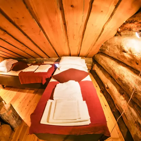 Kuukkeli Pikku-hirvas Ja Porotokka Casa de Férias