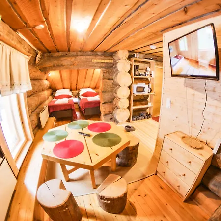 Kuukkeli Pikku-hirvas Ja Porotokka بيت للعطل ساريسيلكا