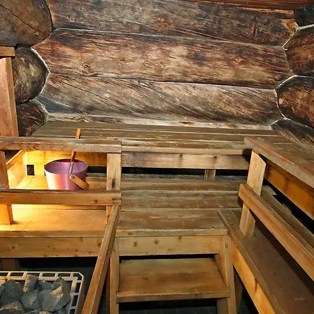 Kuukkeli Pikku-hirvas Ja Porotokka بيت للعطل *