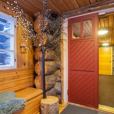 Kuukkeli Pikku-hirvas Ja Porotokka