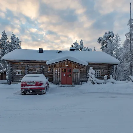 Kuukkeli Pikku-hirvas Ja Porotokka بيت للعطل