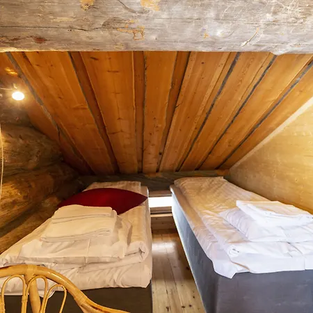 Kuukkeli Pikku-hirvas Ja Porotokka ساريسيلكا