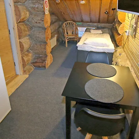 Kuukkeli Pikku-hirvas Ja Porotokka بيت للعطل *