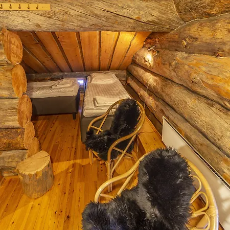 Kuukkeli Pikku-hirvas Ja Porotokka *