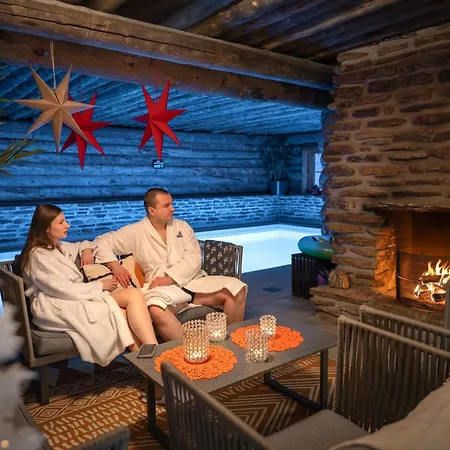 Kuukkeli Pikku-hirvas Ja Porotokka 度假居 *