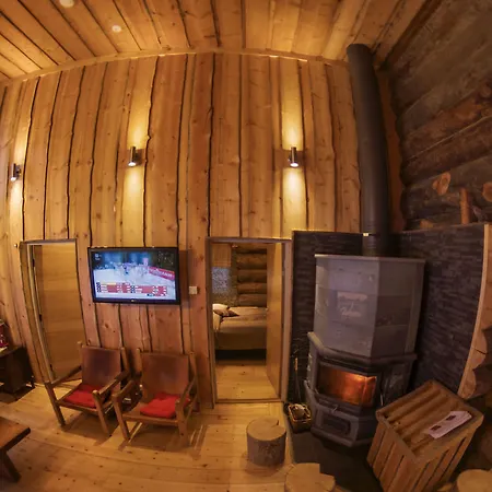 Kuukkeli Pikku-hirvas Ja Porotokka *