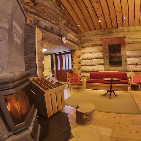 Kuukkeli Pikku-hirvas Ja Porotokka بيت للعطل ساريسيلكا