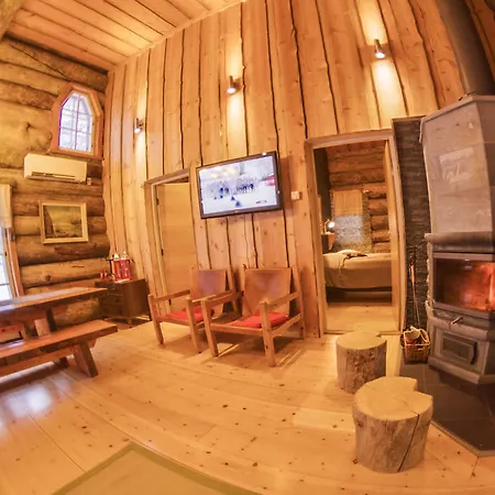 Kuukkeli Pikku-hirvas Ja Porotokka * ساريسيلكا