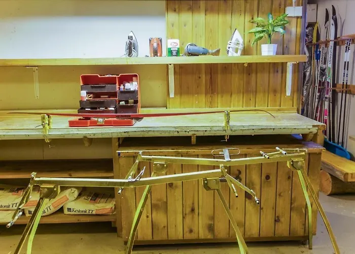 Kuukkeli Pikku-hirvas Ja Porotokka *